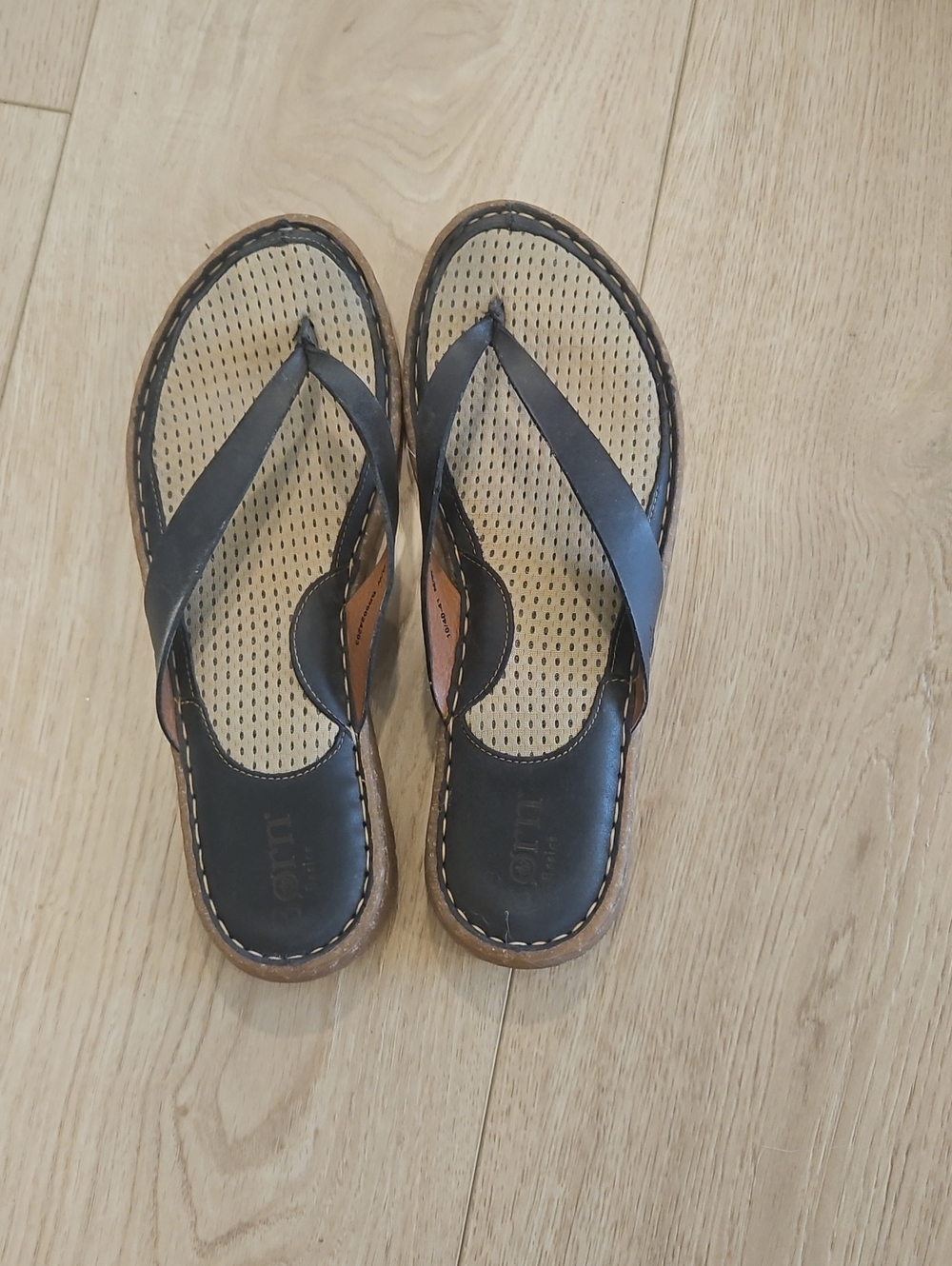 Born Women's Black and Tan Leather Thong Sandals
